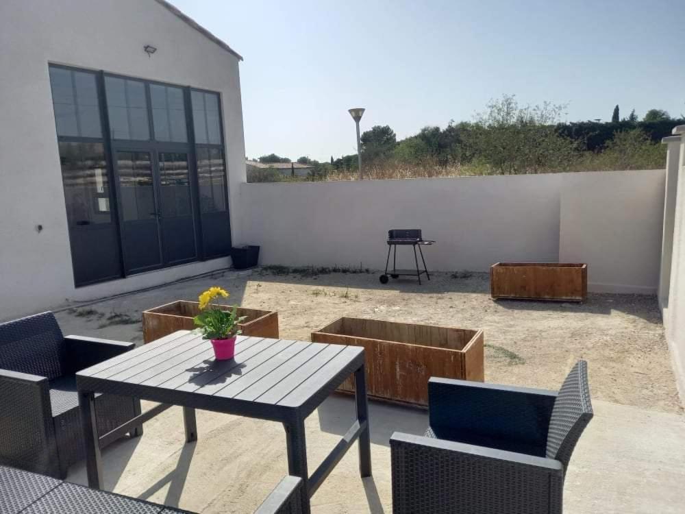 Cosy-Loft Industriel , Jacuzzi , Wifi , 6 Personnes Max Villa Aigues-Vives  Eksteriør billede